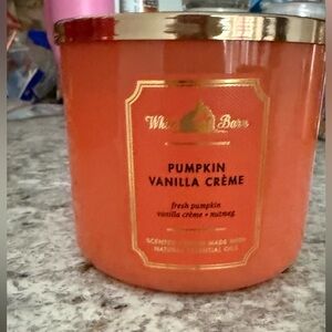 Bath & Body Works White Barn Pumpkin Vanilla Crème Candle - New/Never Used